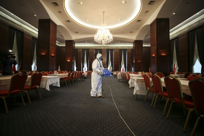 AK Parti Genel Merkezi dezenfekte edildi